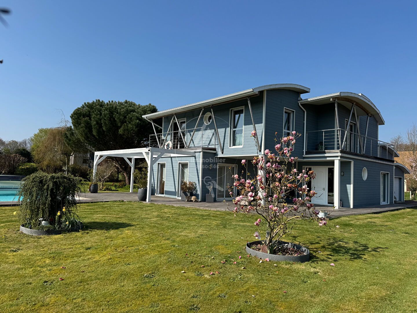 Maison familiale avec piscine
