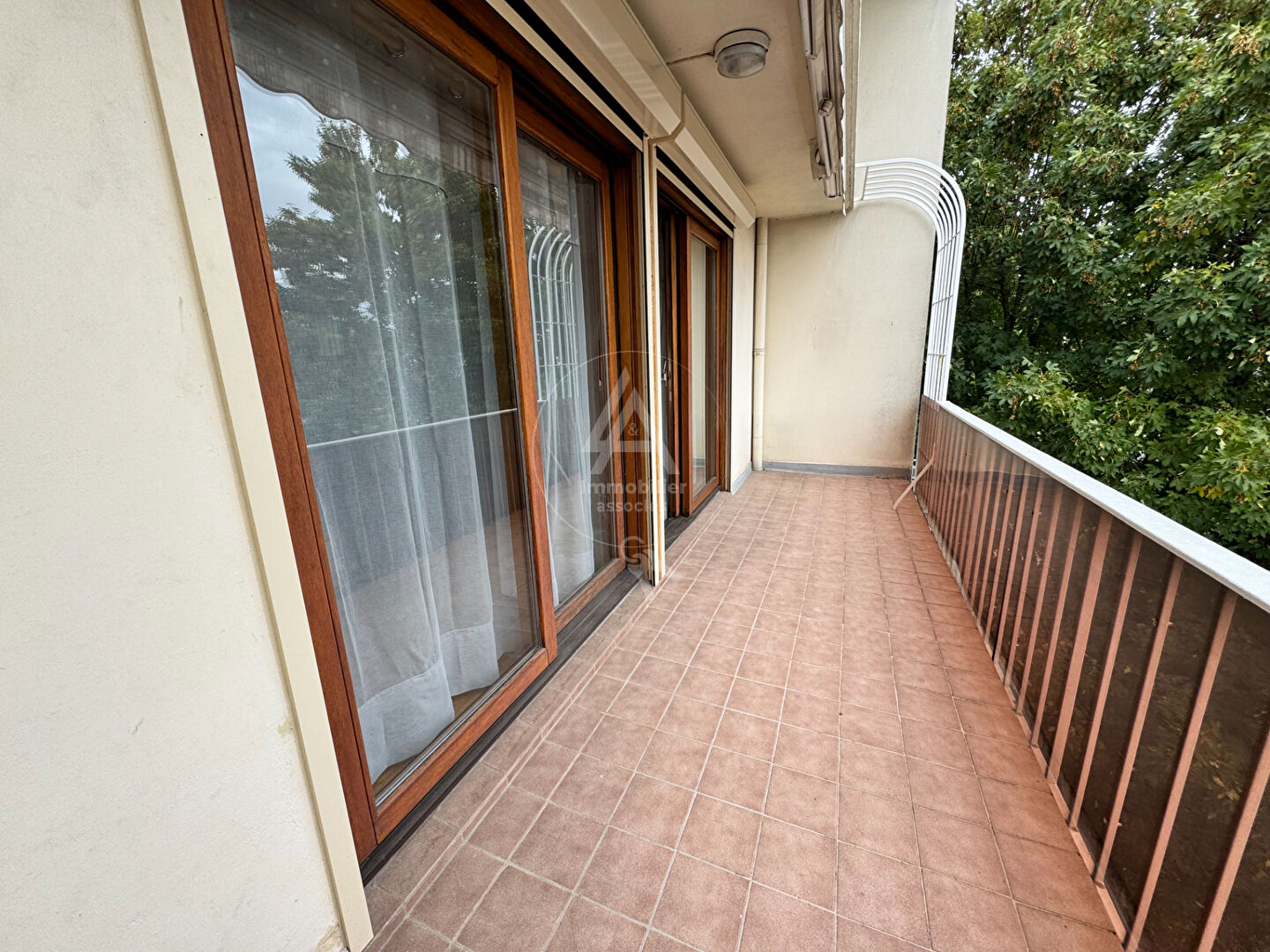 Duplex avec beau balcon