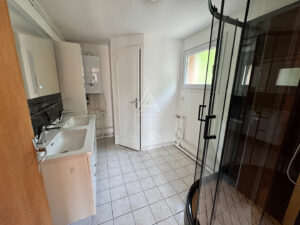 Duplex avec beau balcon