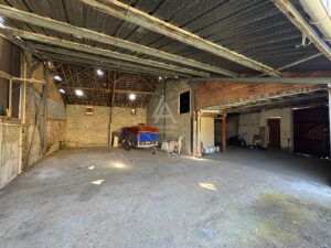 Parking / box avec terrain