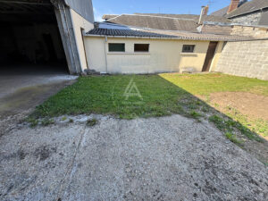 Parking / box avec terrain