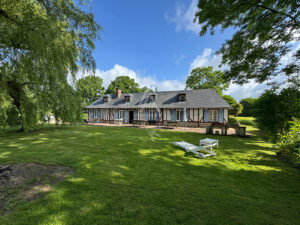 Charmante maison Normande avec vaste terrain et dépendances