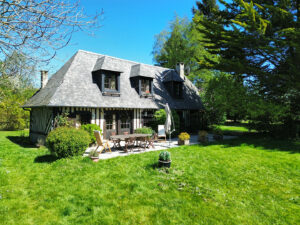 Maison et dépendance