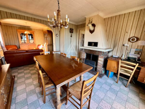 Maison familiale avec beau potentiel, sous-sol complet
