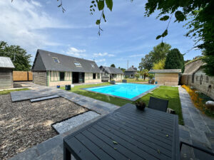 Ensemble de 2 maisons/ Piscine/Local Jacuzzi