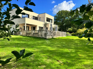 Maison contemporaine de 5 chambres sur un terrain de 2 300 m²